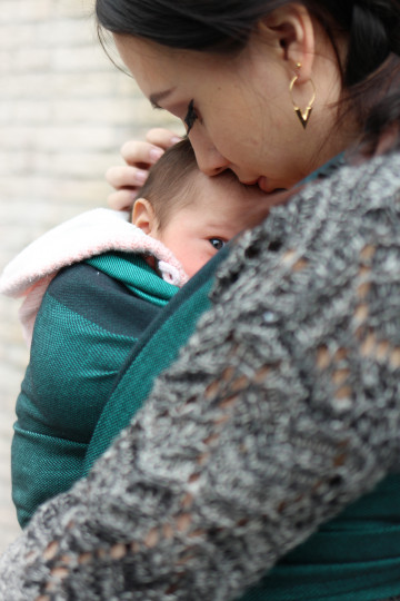 Yaro Newborn Emerald Black Ring Sling