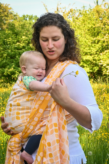 Yaro Petals Duo Yellow White Seacell Ring Sling | Slingomama