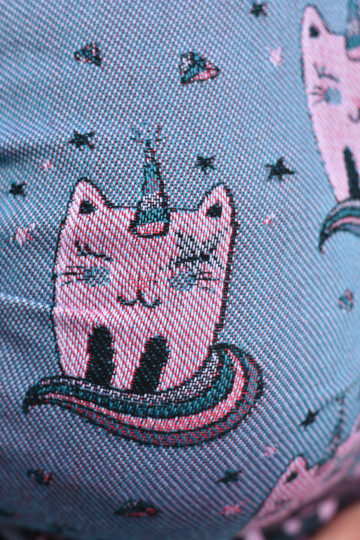 Yaro Kittycorn Trinity Black Red Blue White Wool