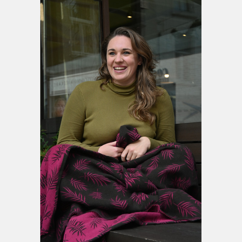 Yaro Blanket Bahamas Black Magenta Wool