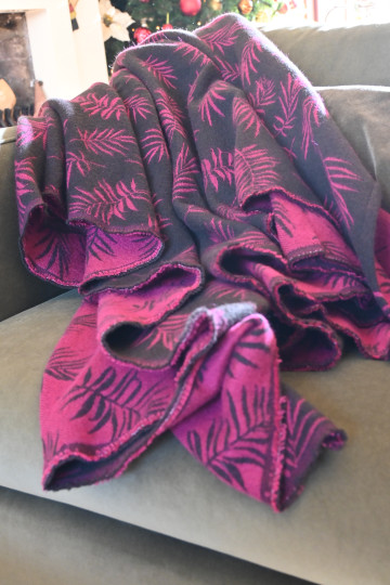 Yaro Blanket Bahamas Black Magenta Wool - Woven Baby Wrap | Slingomama