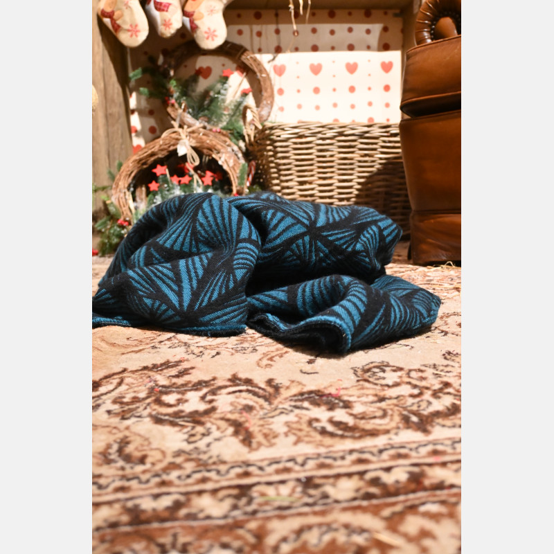Yaro Blanket Magnetic Black Petrol Wool