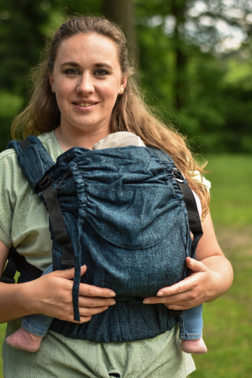 Yaro Hug Carrier Jeans Petrol Black Delave Linen