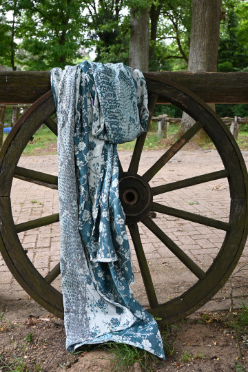 Yaro Flowersnake Duo Black Blue Wool