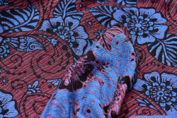 Yaro Ava Duo Black Blue Random Red - Geweven Draagdoek